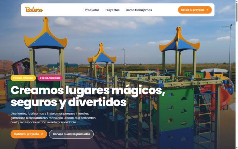 The Balerco homepage: an aerial photograph of a bright modular playground under the headline Creamos lugares m&aacute;gicos, seguros y divertidos